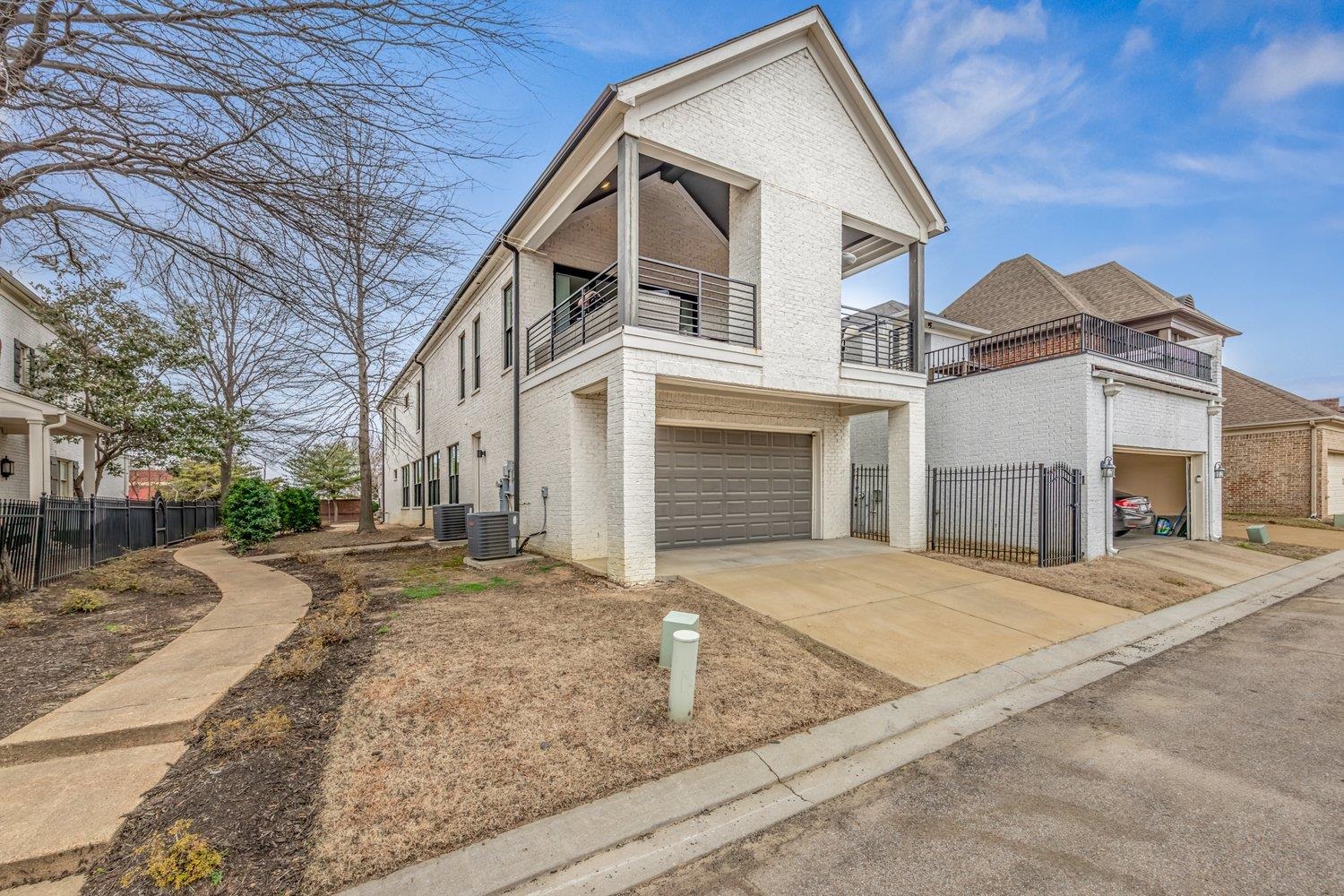 93 TOULOUSE DR