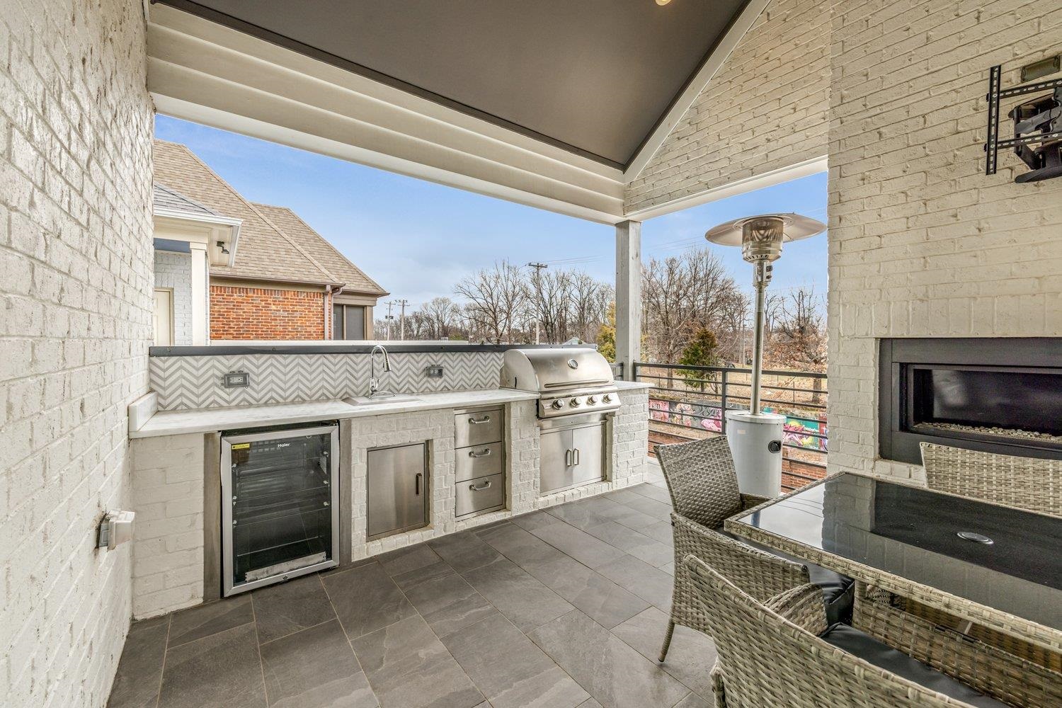 93 TOULOUSE DR