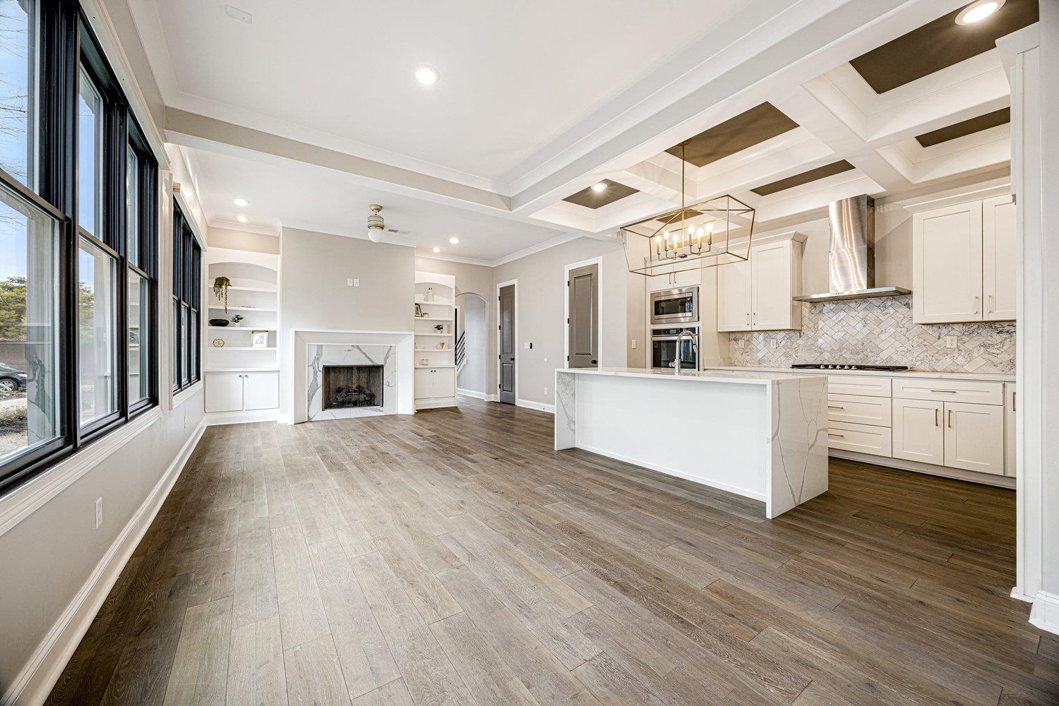 93 TOULOUSE DR