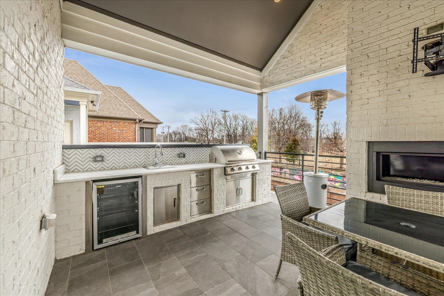 93 TOULOUSE DR