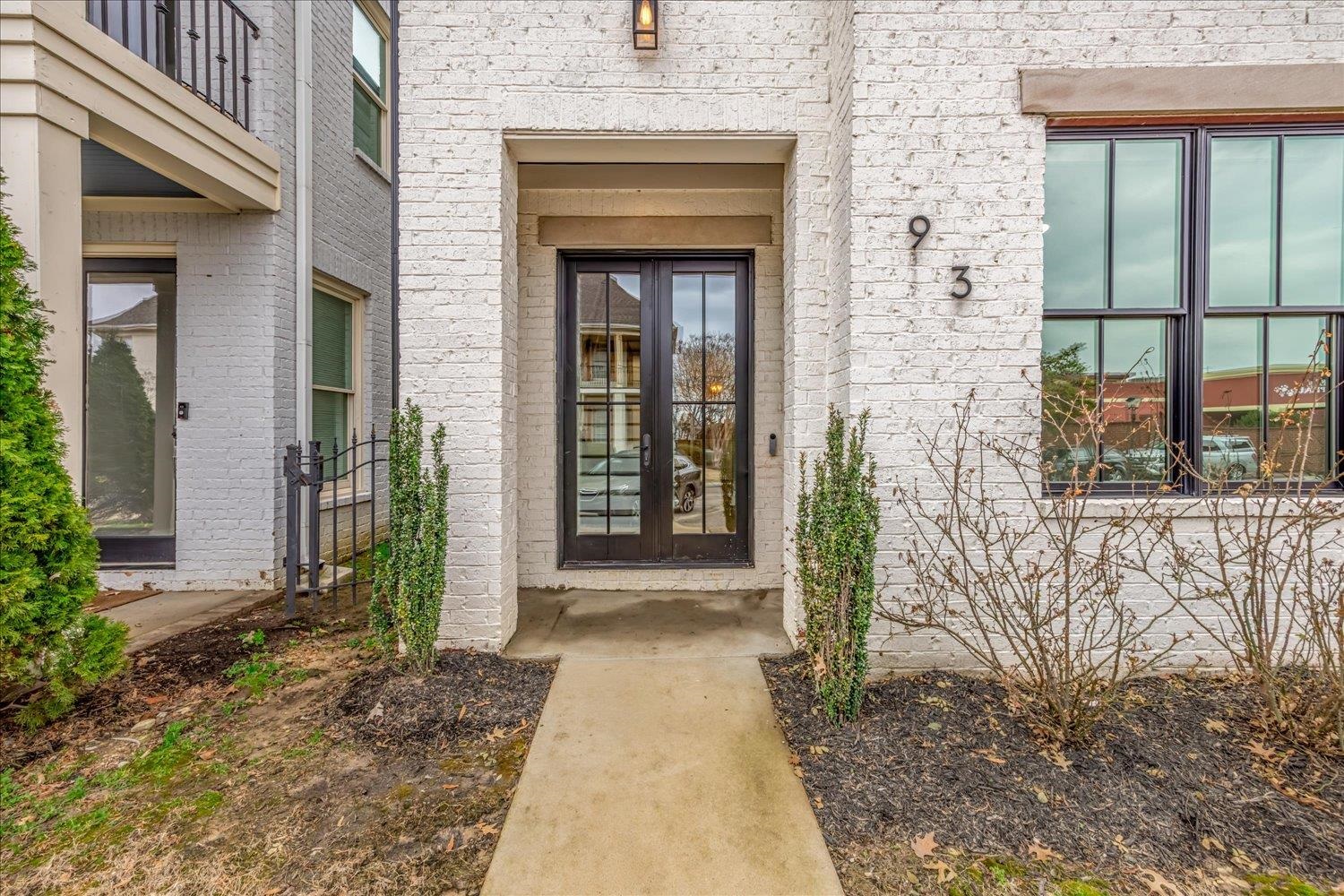 93 TOULOUSE DR