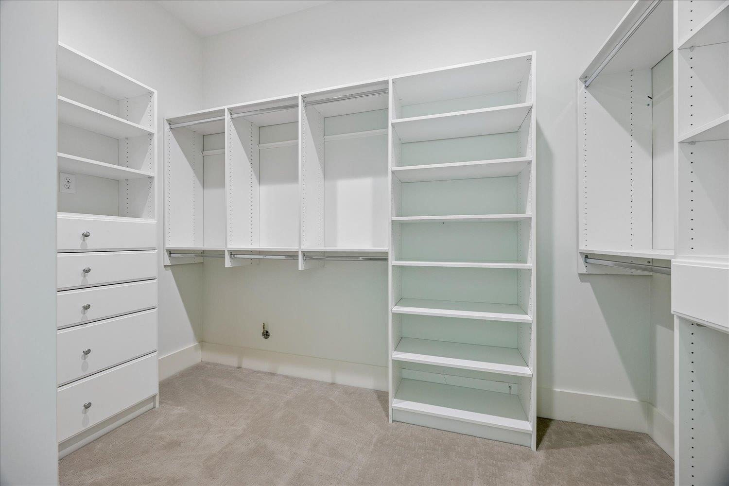 3182 CHAPEL WOODS CV
