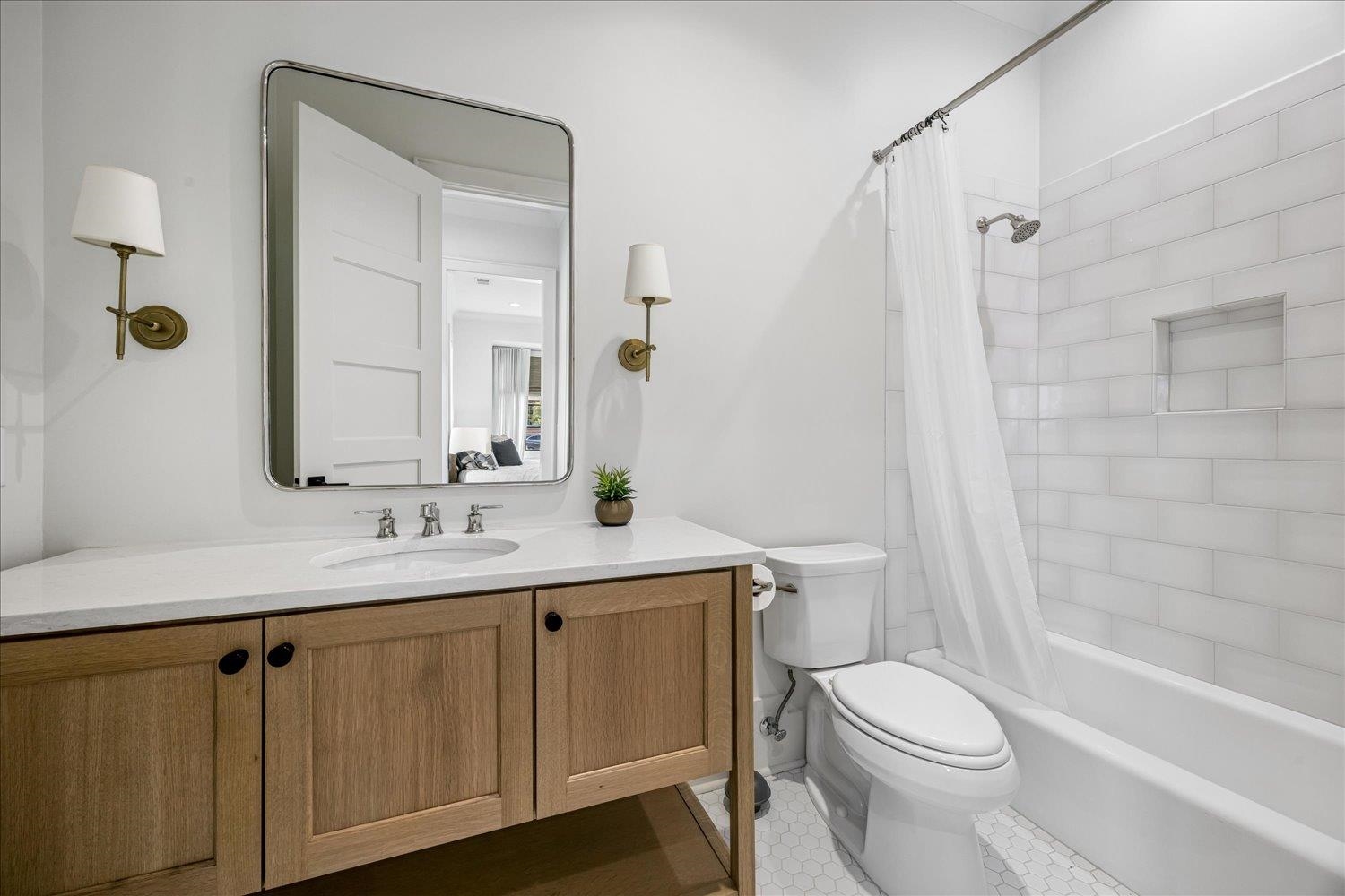3182 CHAPEL WOODS CV