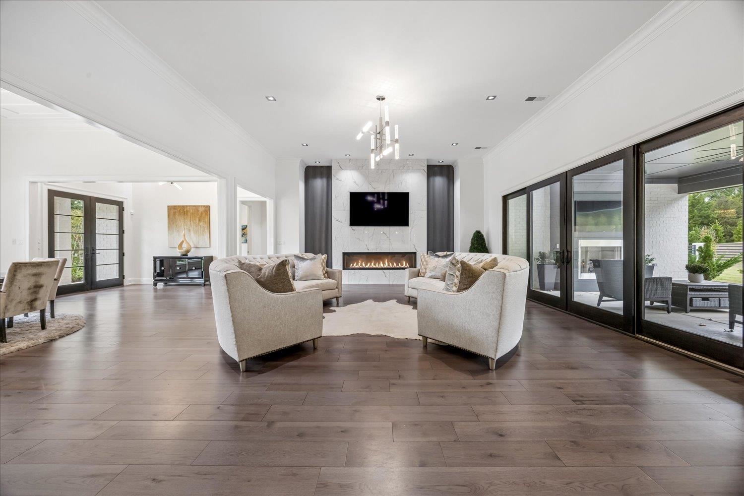 10740 CURTMAN DR