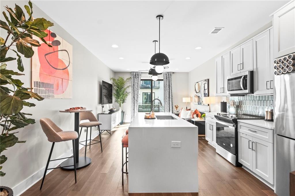 1350 May Avenue Unit 14