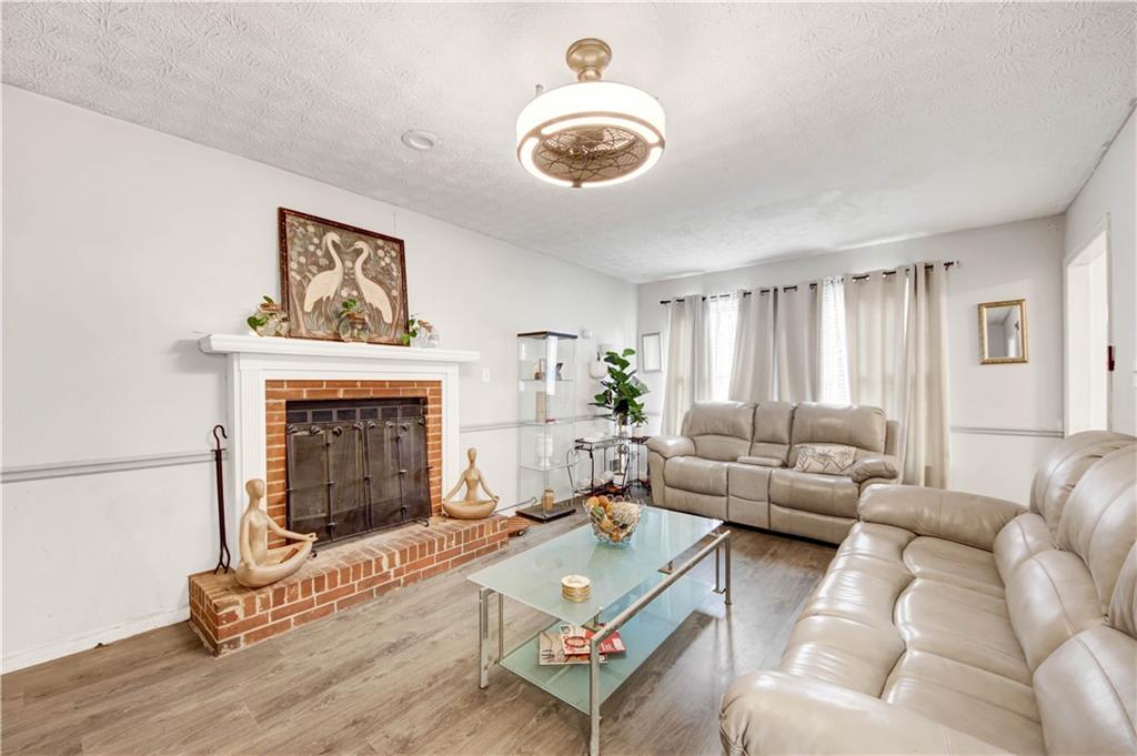 1477 Thornhill Court SW