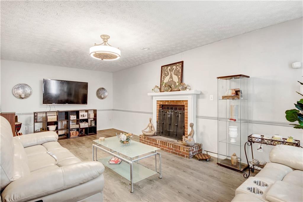 1477 Thornhill Court SW