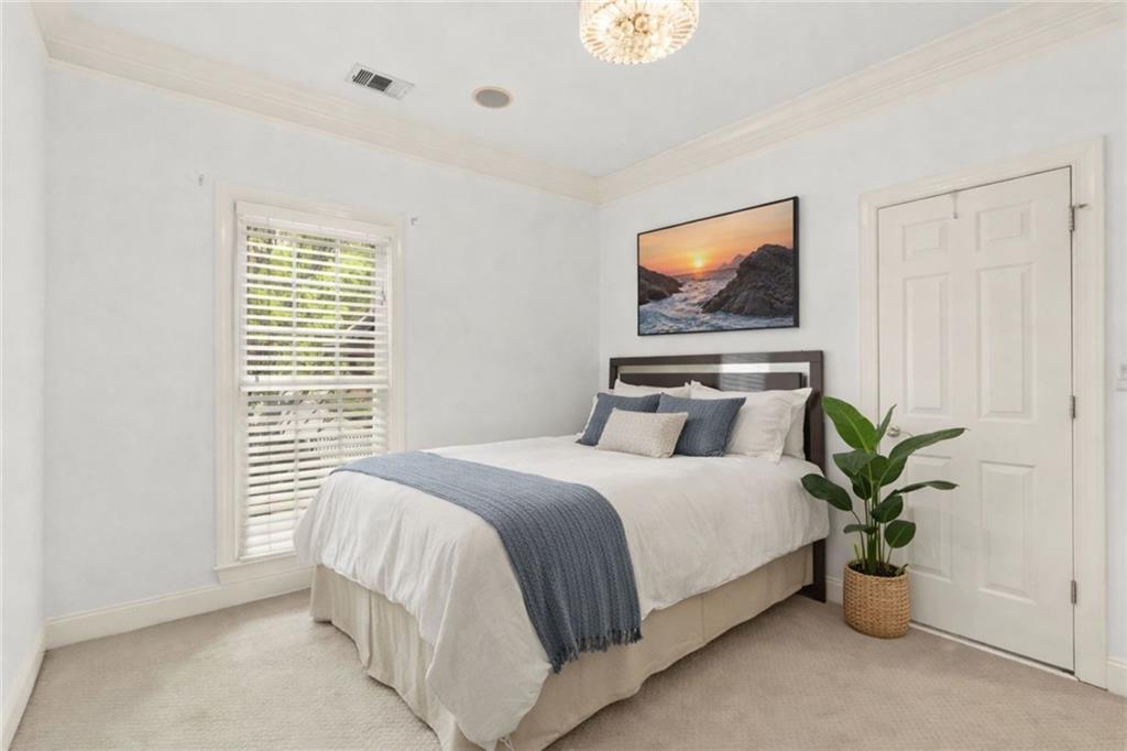 5452 Wentworth Street