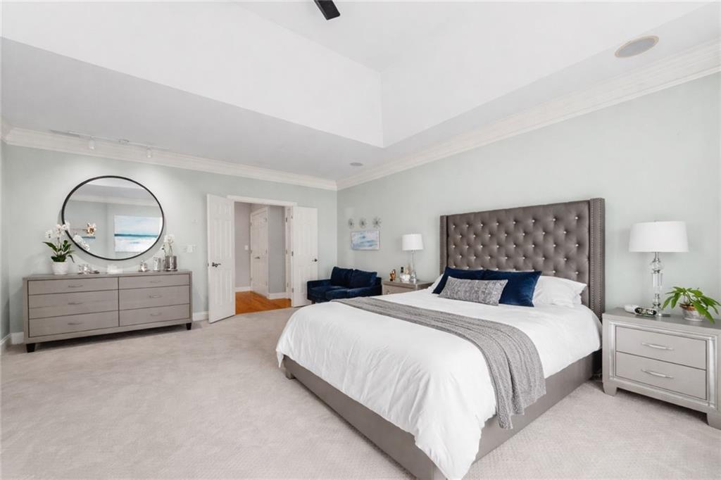 5452 Wentworth Street