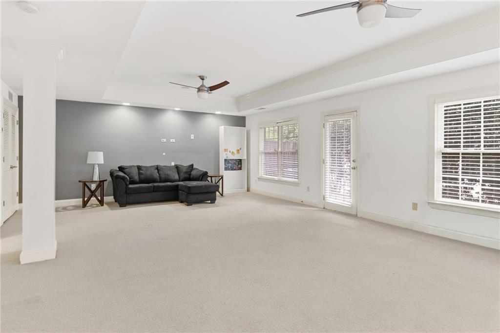 5452 Wentworth Street