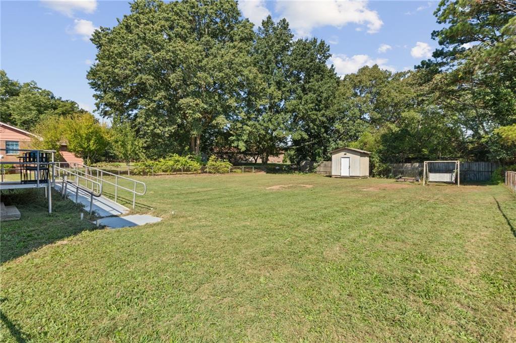 1064 Meadowbrook Lane NW