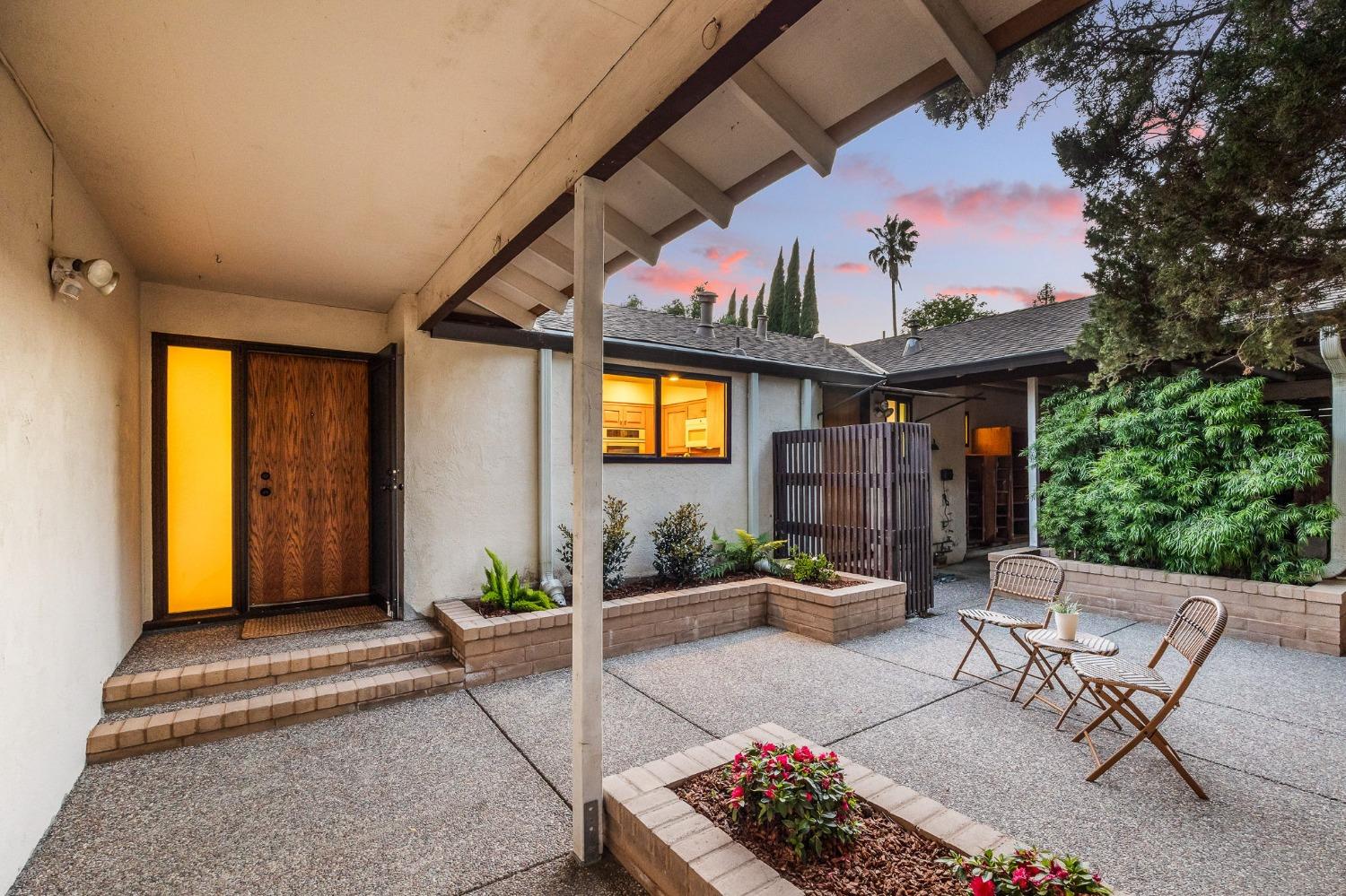 27388 Meadowbrook Drive