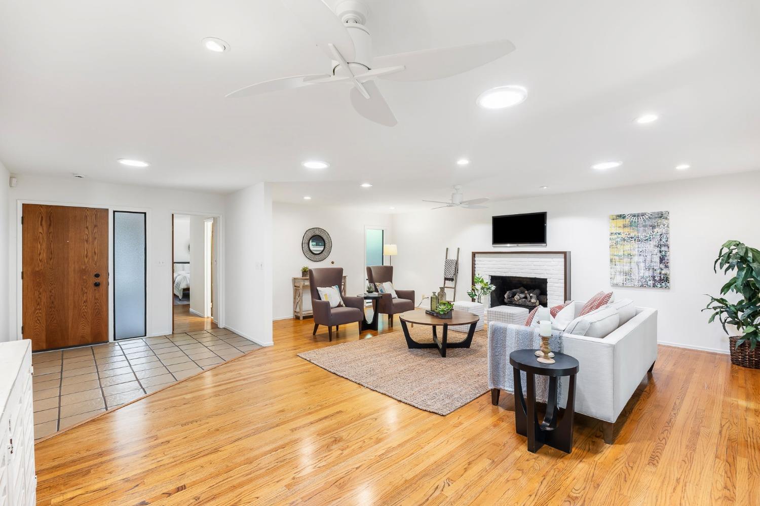 27388 Meadowbrook Drive