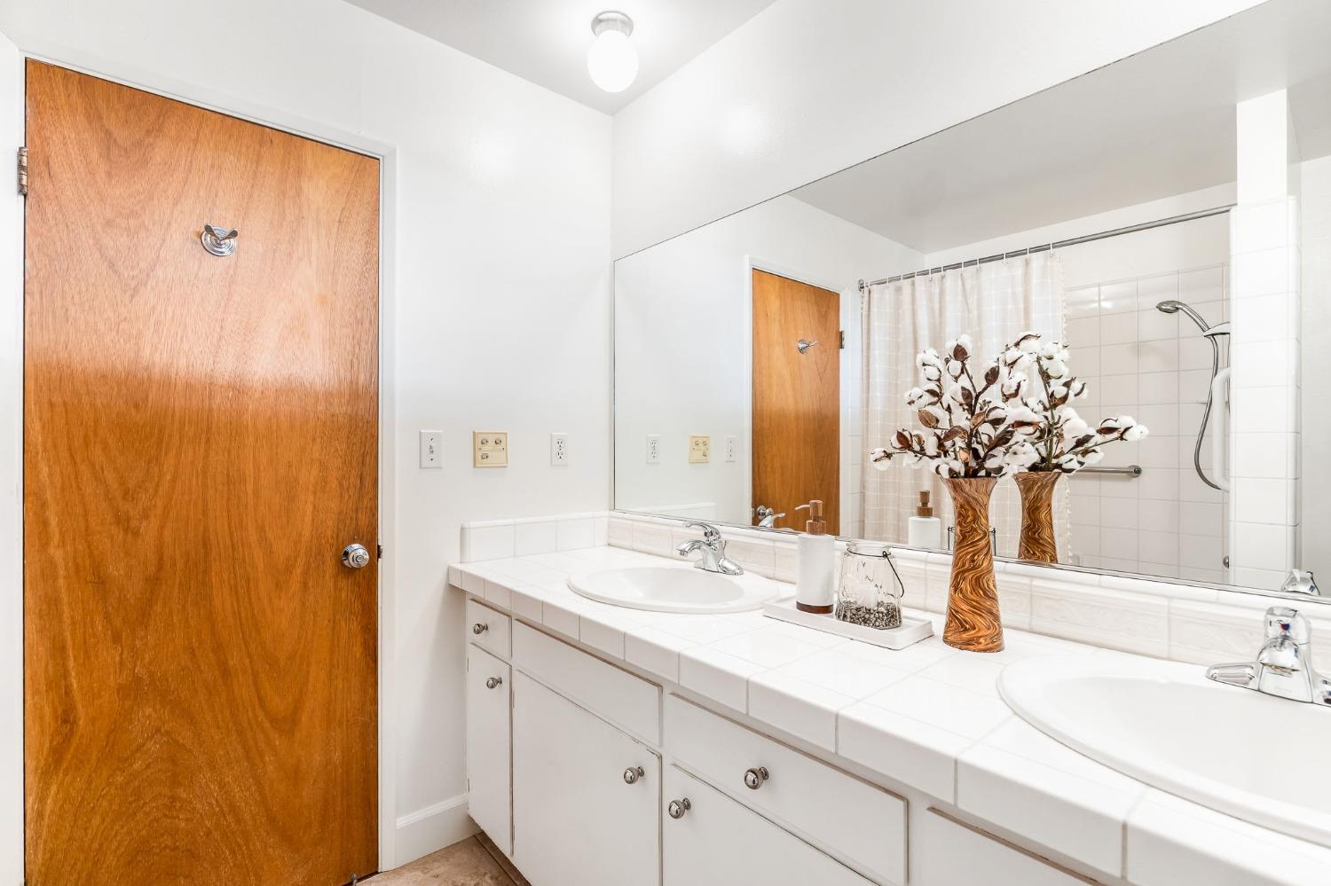 27388 Meadowbrook Drive