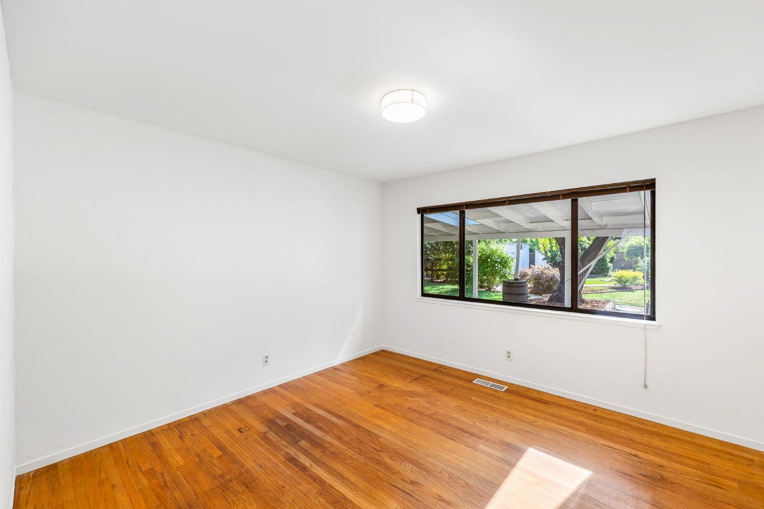 27388 Meadowbrook Drive