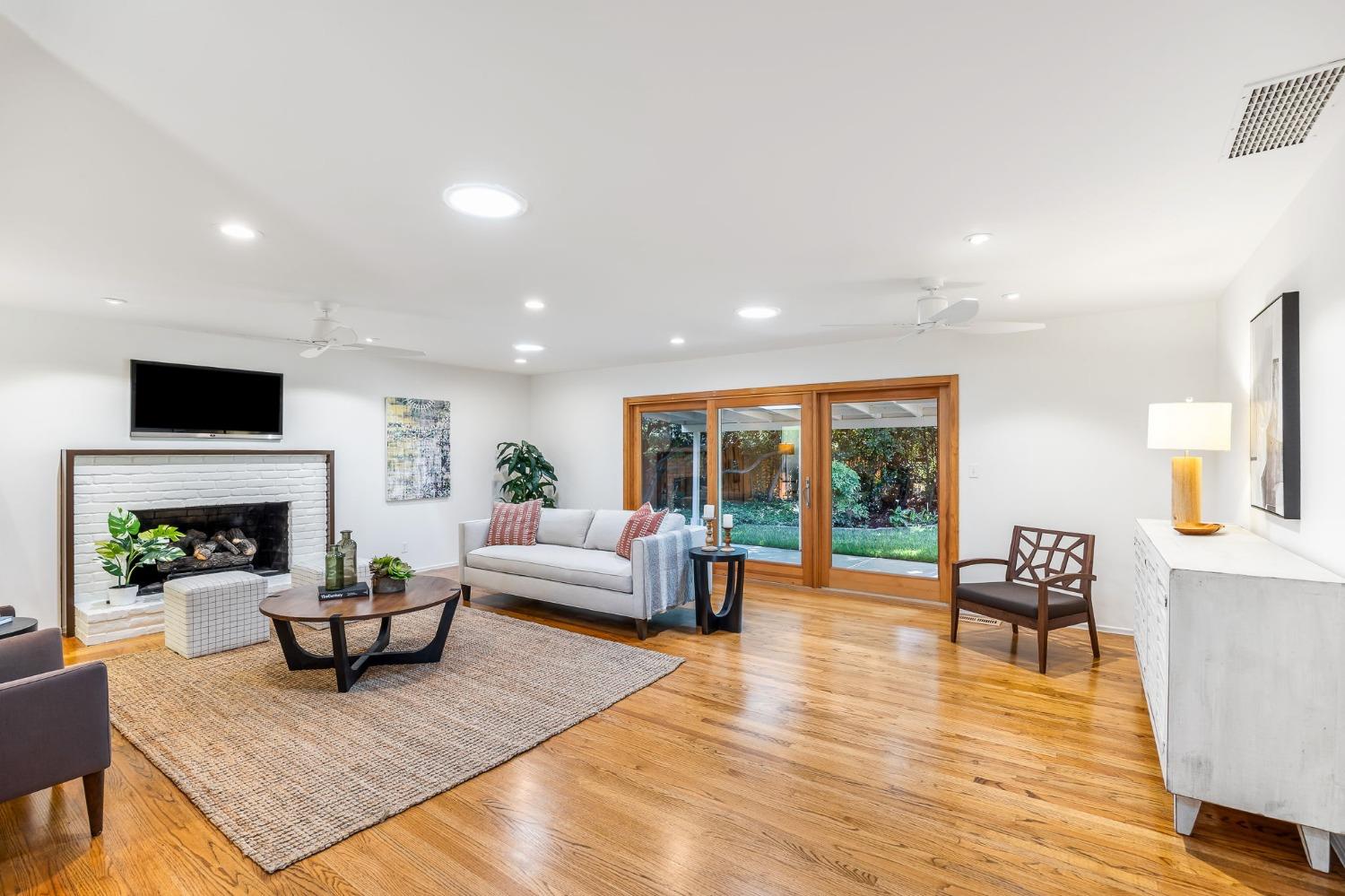 27388 Meadowbrook Drive