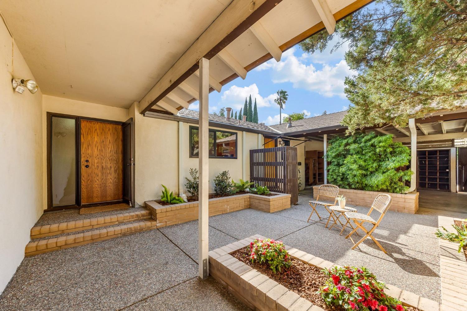 27388 Meadowbrook Drive