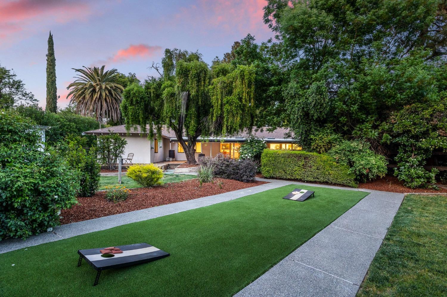 27388 Meadowbrook Drive