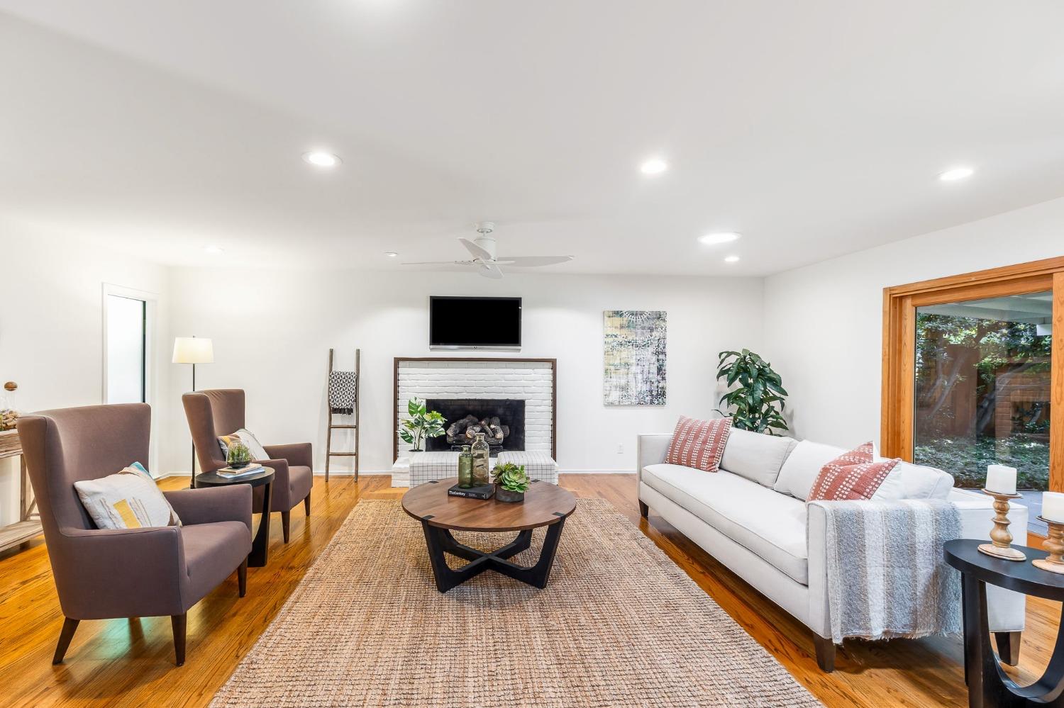 27388 Meadowbrook Drive