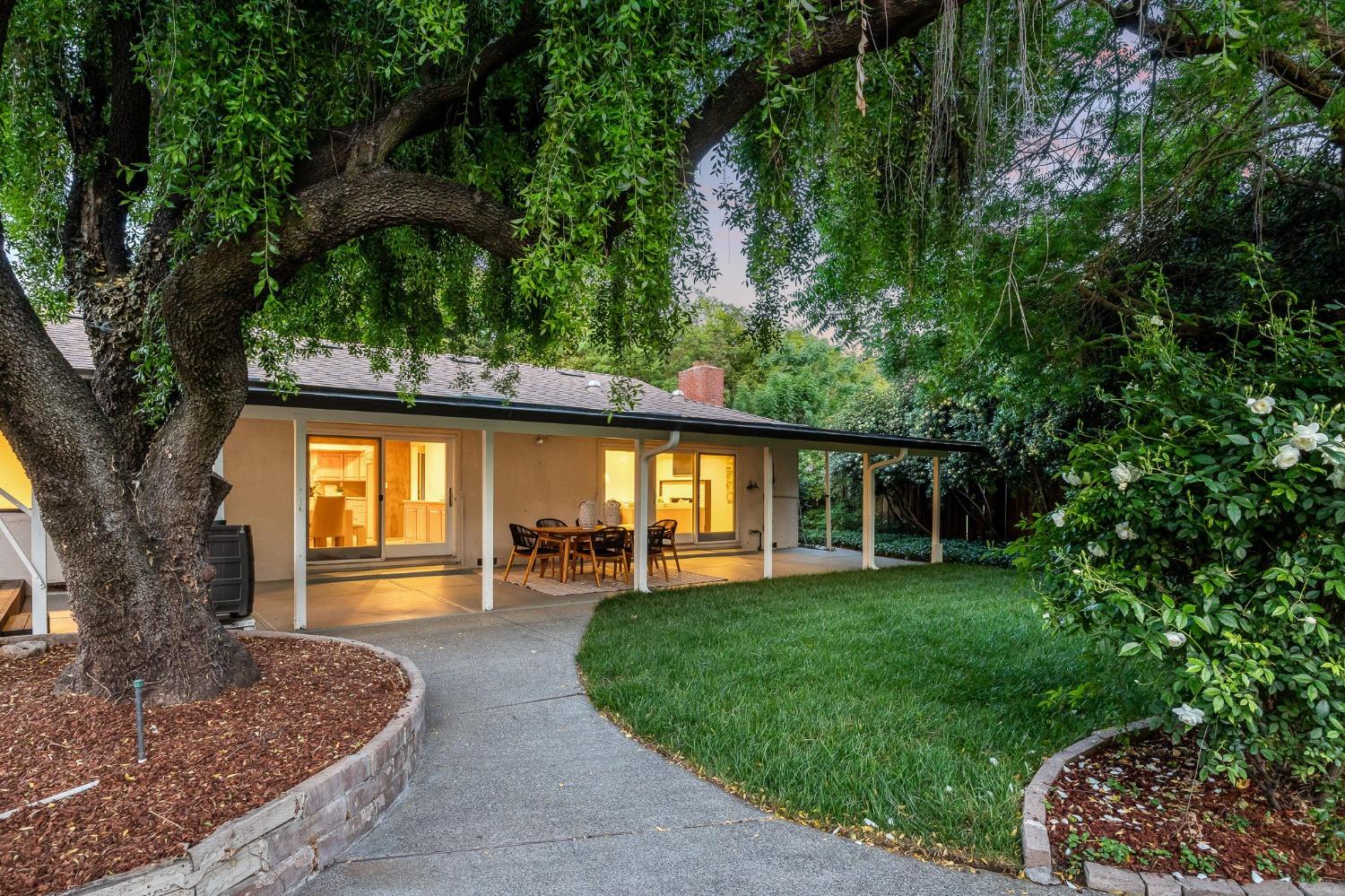 27388 Meadowbrook Drive