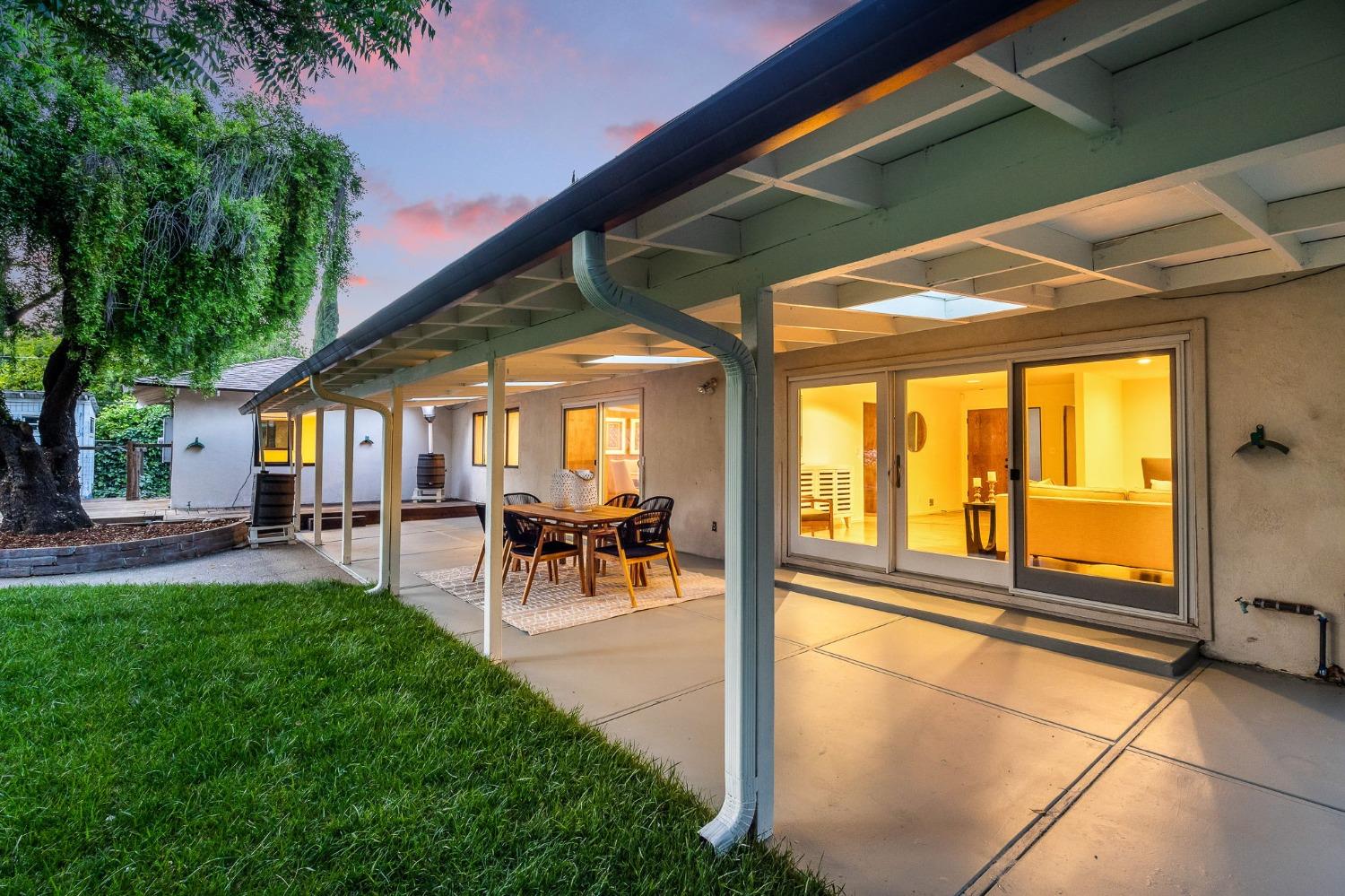 27388 Meadowbrook Drive