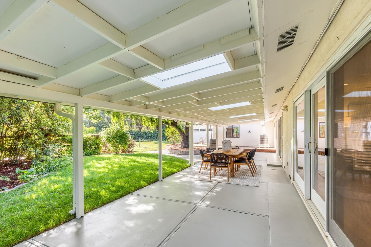 27388 Meadowbrook Drive