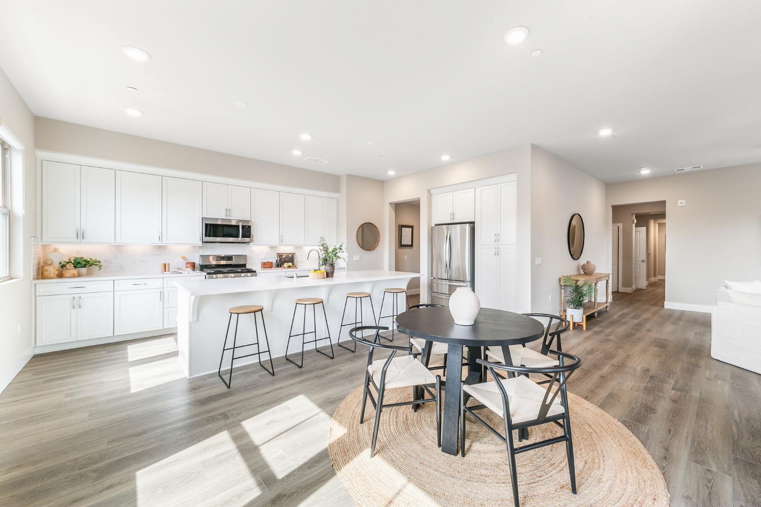 1661 Spring Street 335