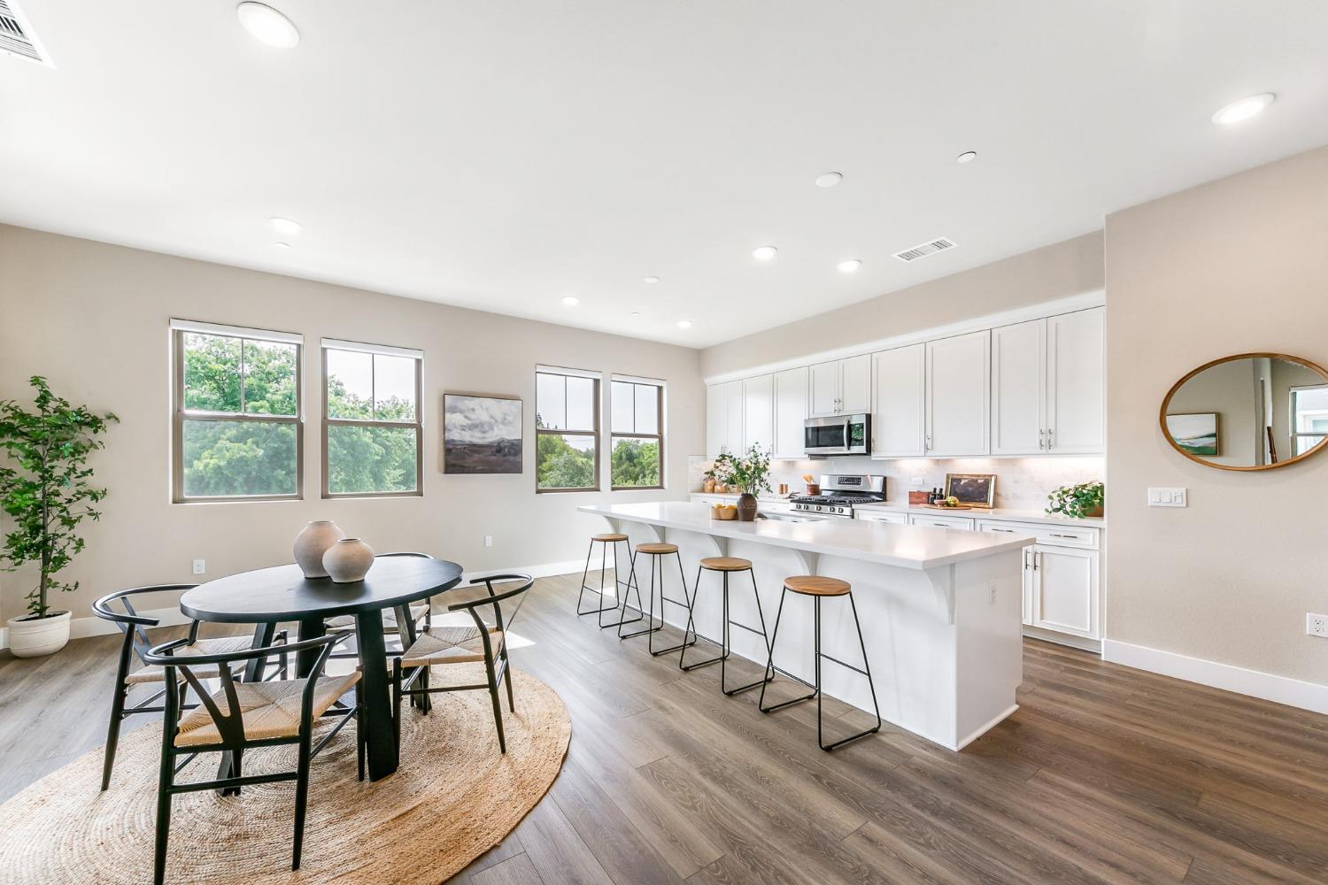 1661 Spring Street 335