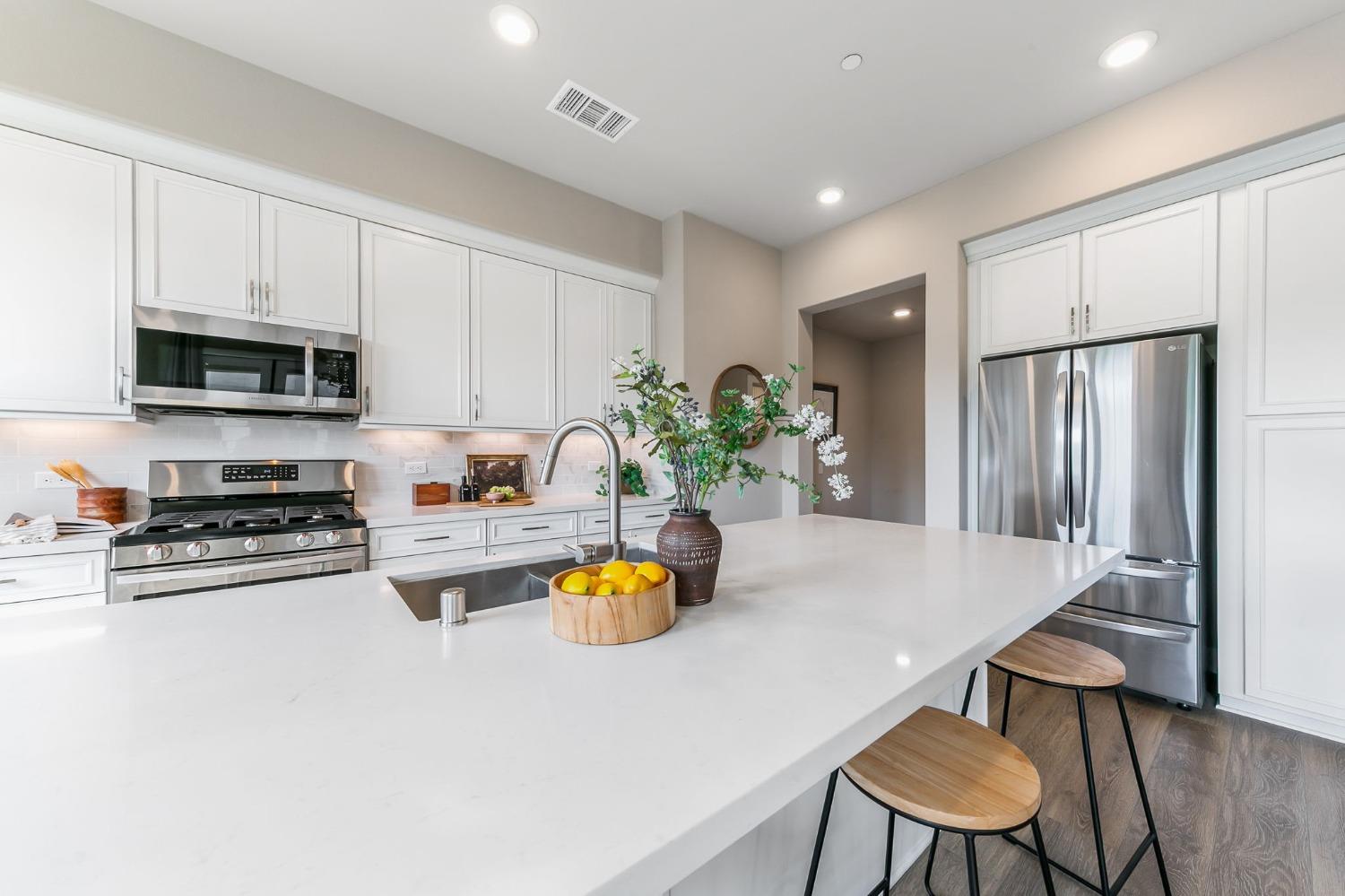 1661 Spring Street 335