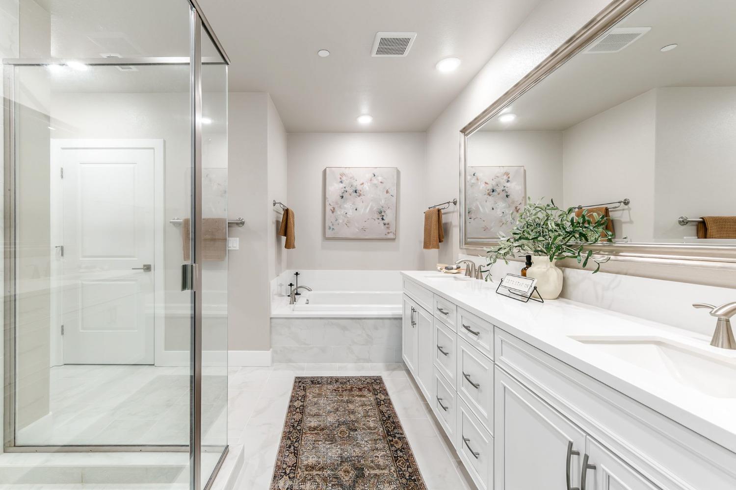 1661 Spring Street 335