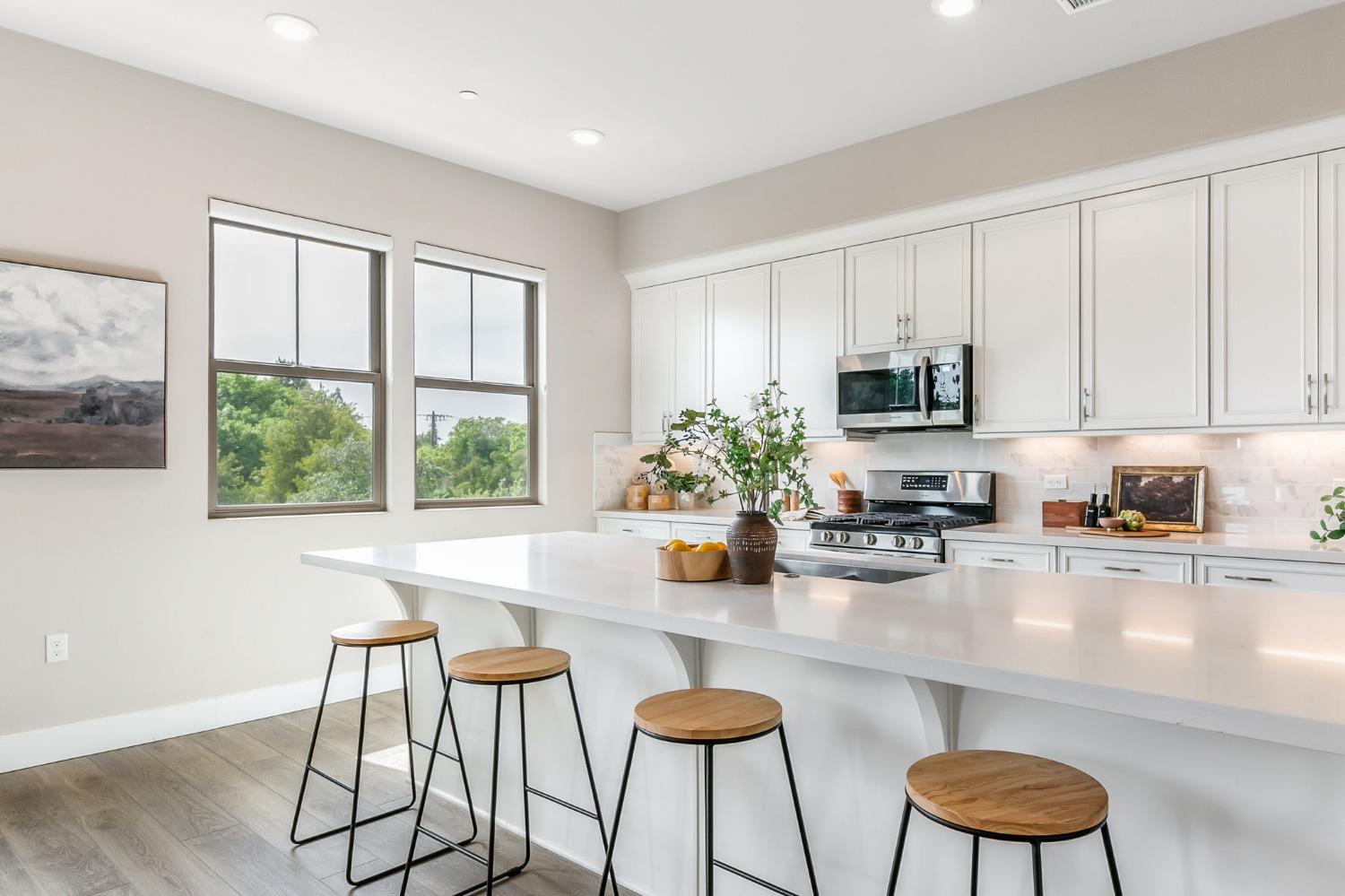 1661 Spring Street 335