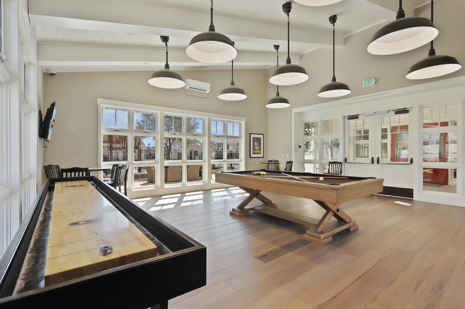 1661 Spring Street 335