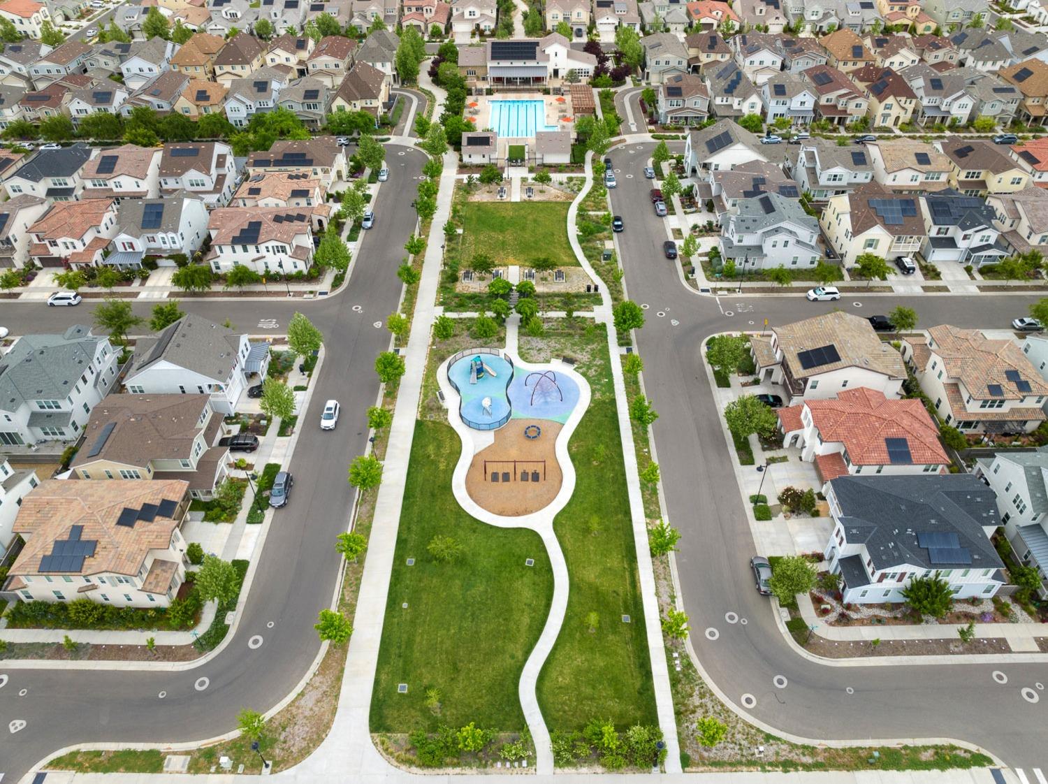 1661 Spring Street 335