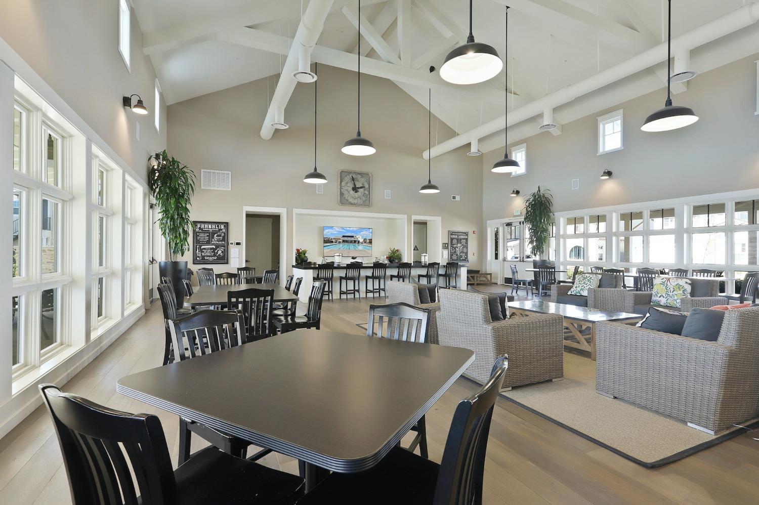 1661 Spring Street 335