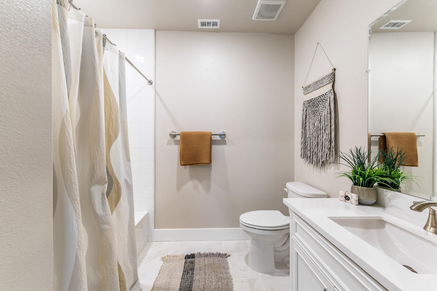 1661 Spring Street 335