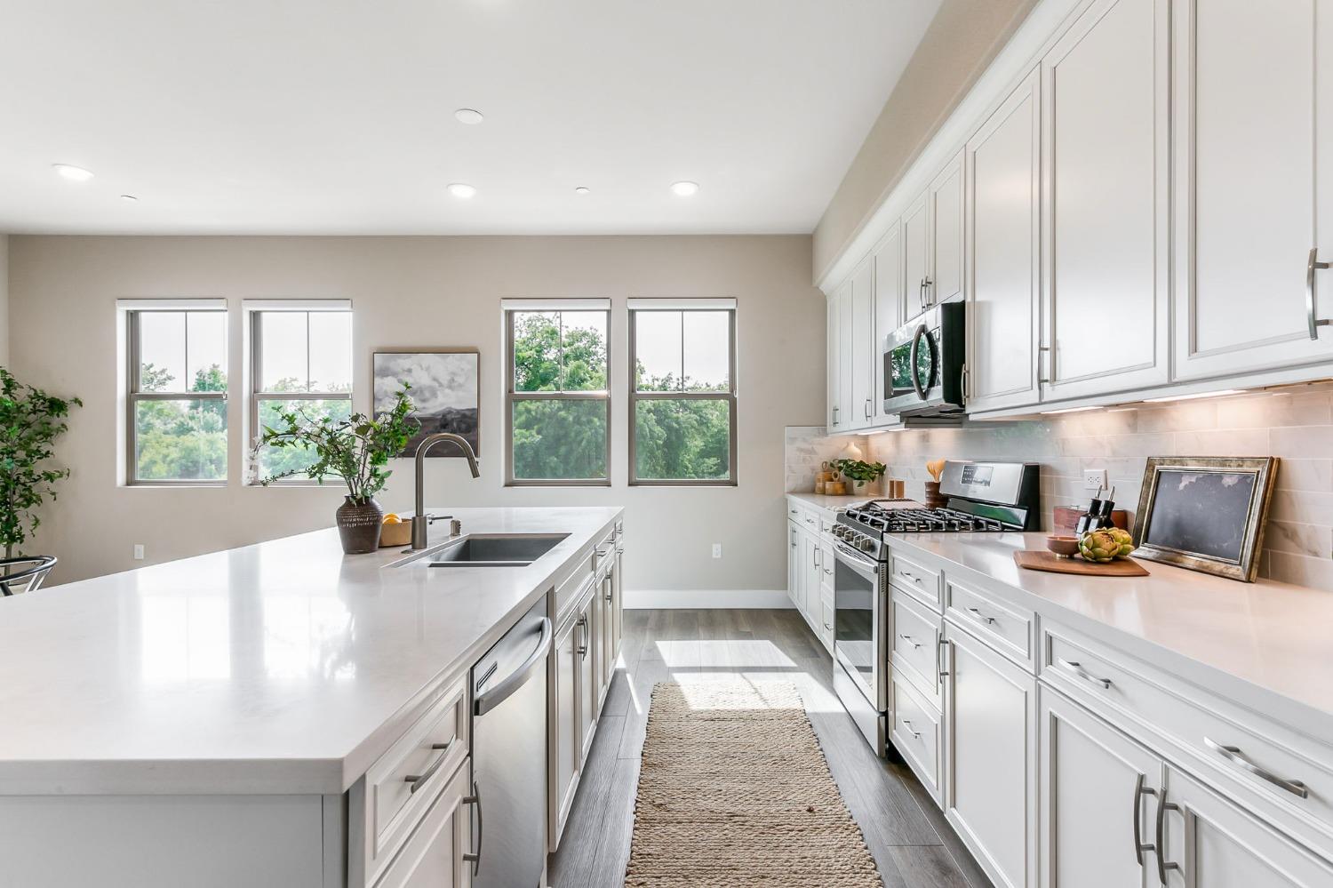 1661 Spring Street 335