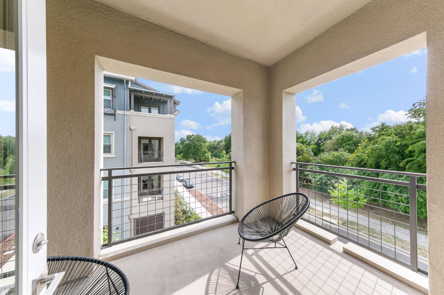 1661 Spring Street 335