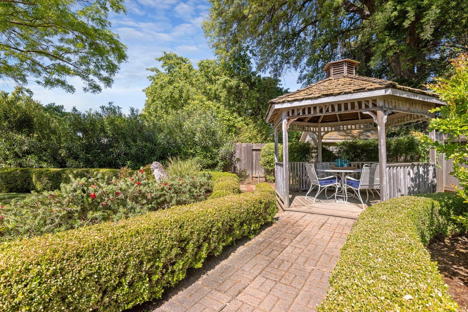 641 Cleveland Street