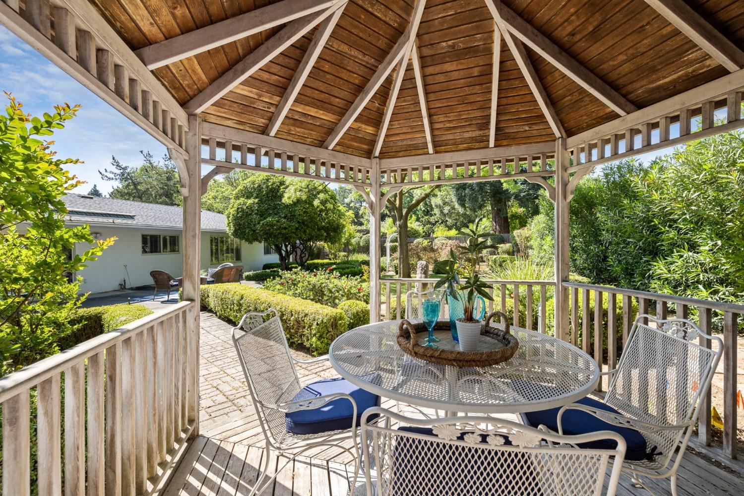 641 Cleveland Street