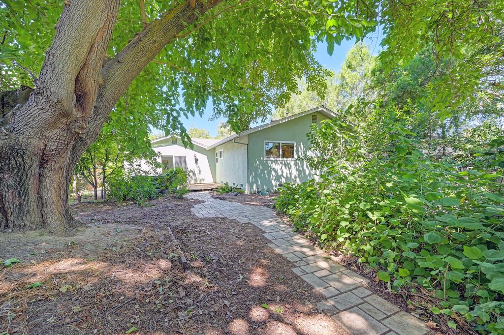 1434 Monarch Lane
