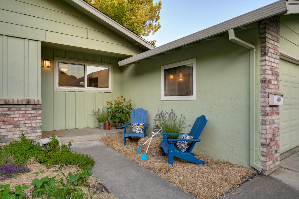 1434 Monarch Lane