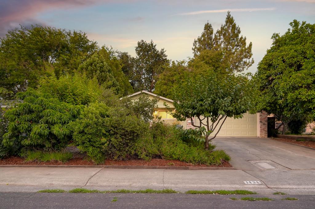 1434 Monarch Lane