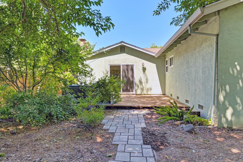 1434 Monarch Lane