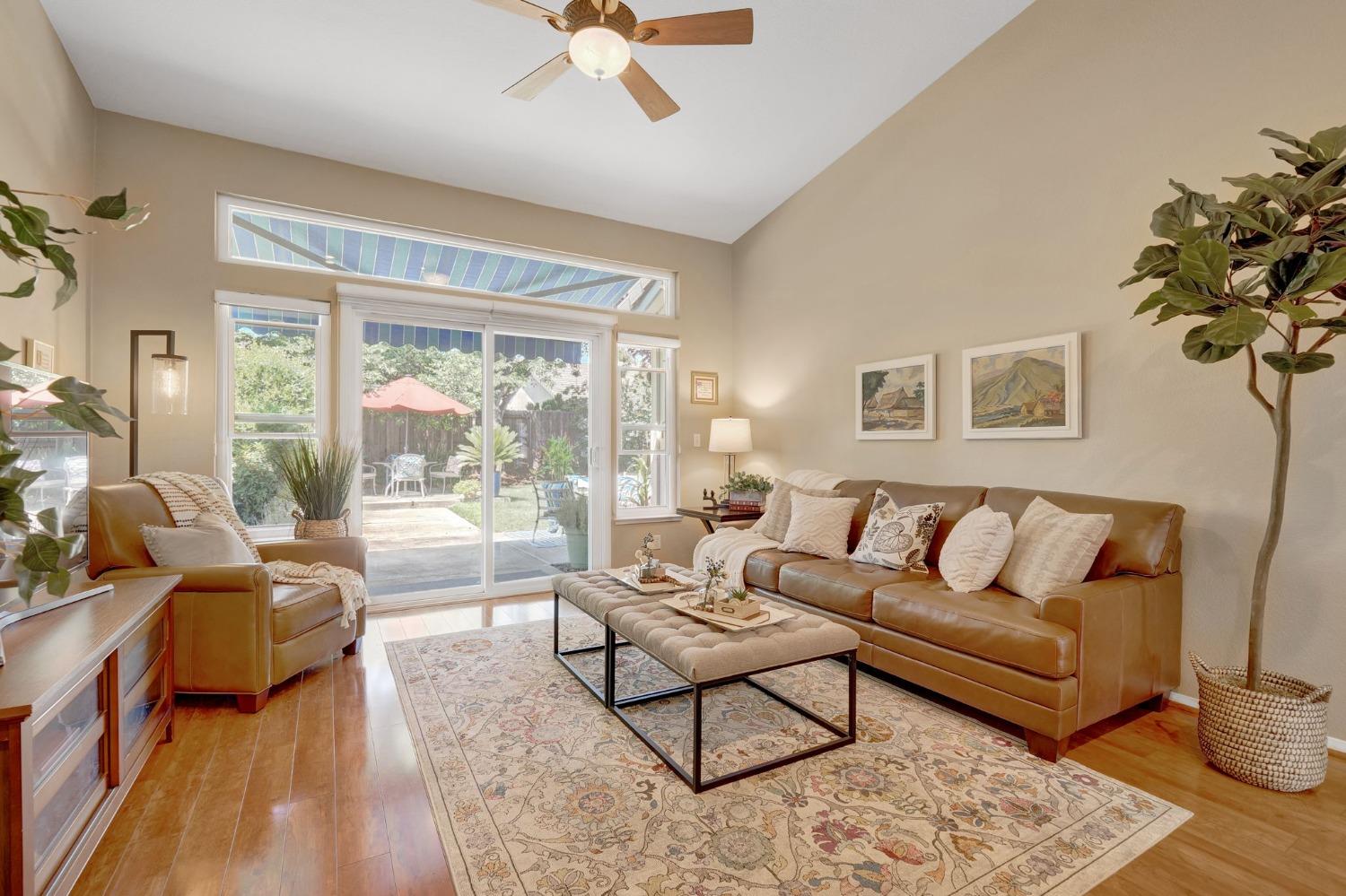 811 La Coruno Street