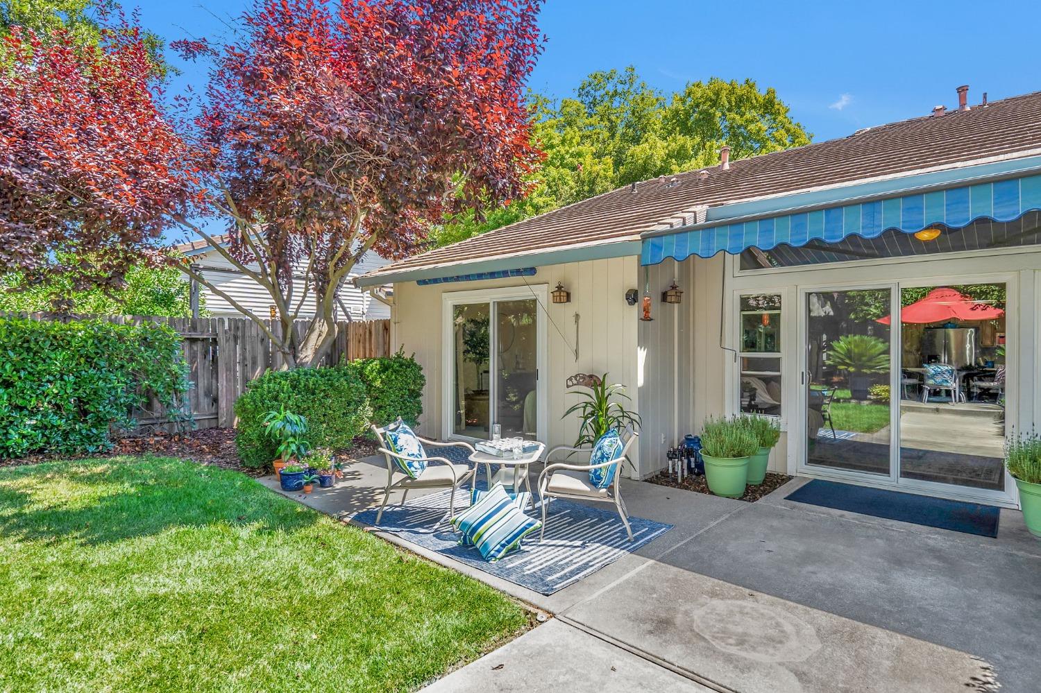 811 La Coruno Street