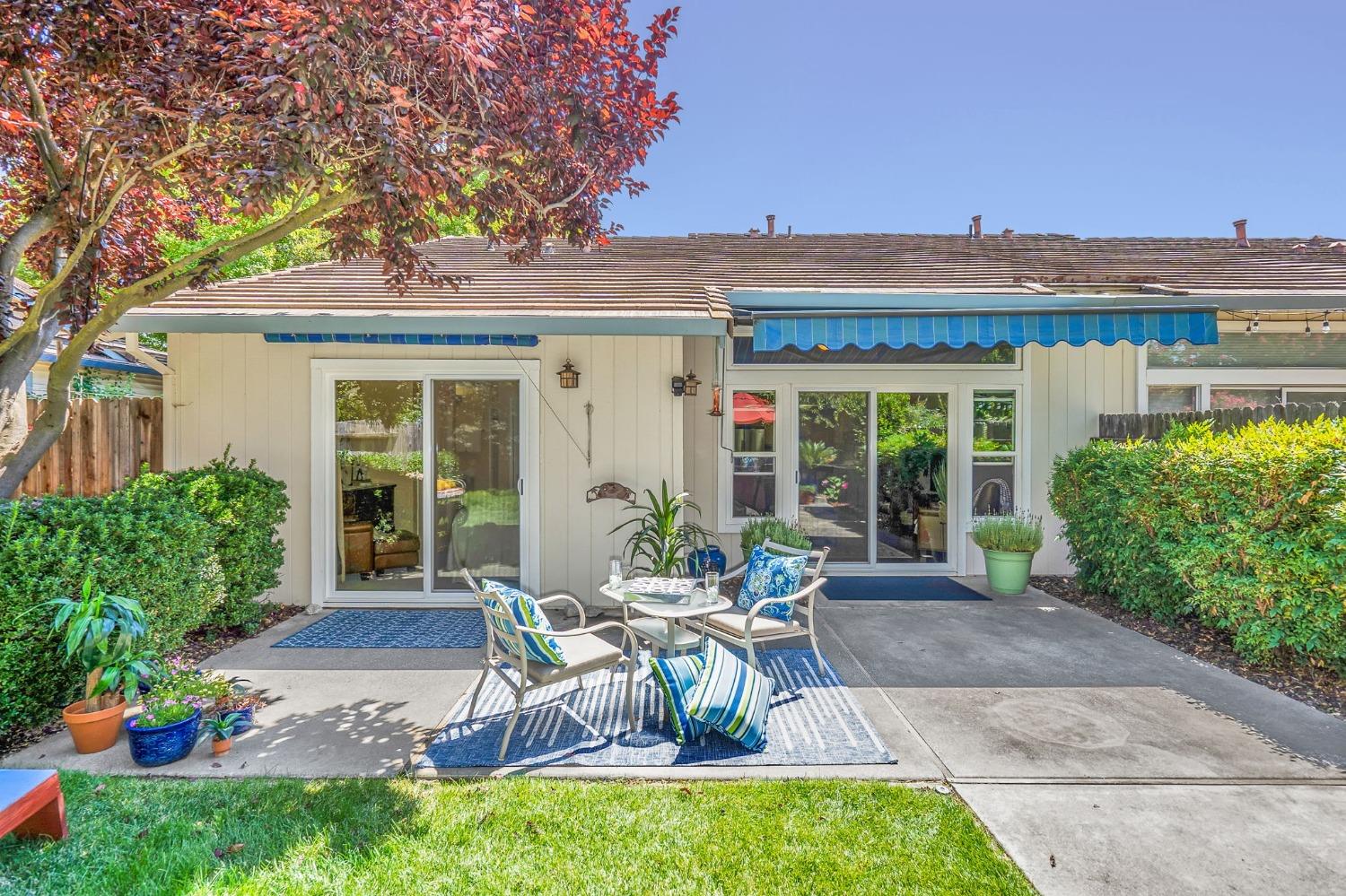 811 La Coruno Street