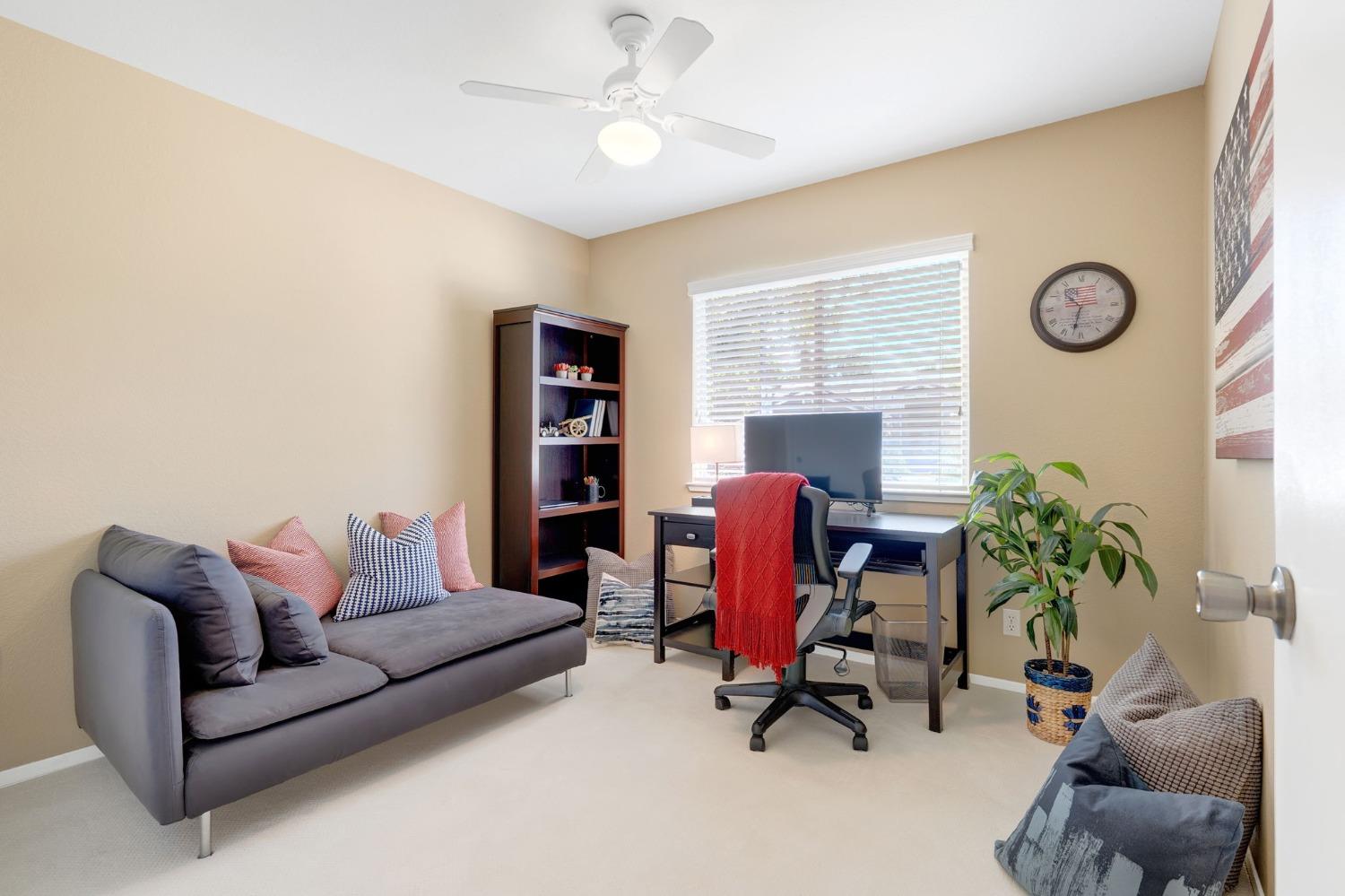 811 La Coruno Street