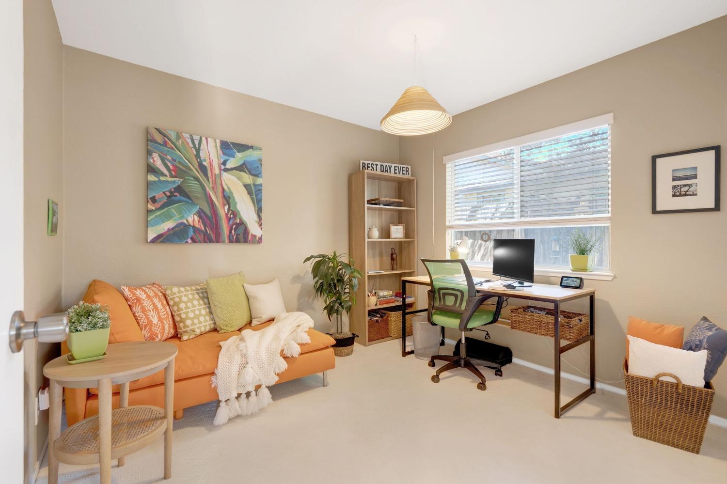 811 La Coruno Street