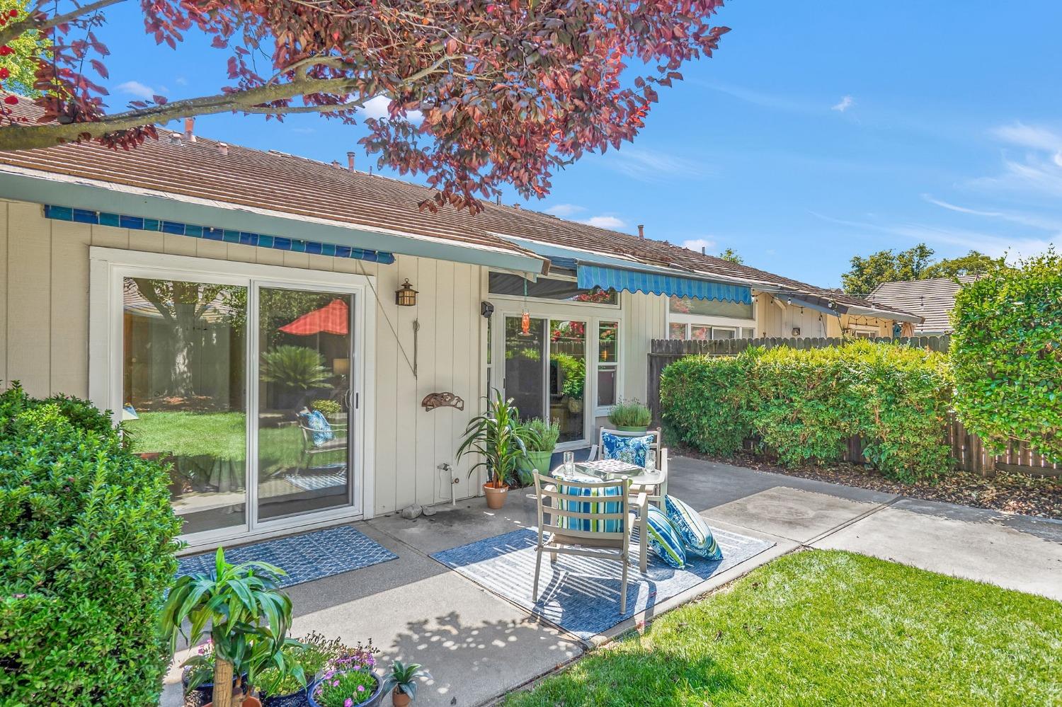 811 La Coruno Street