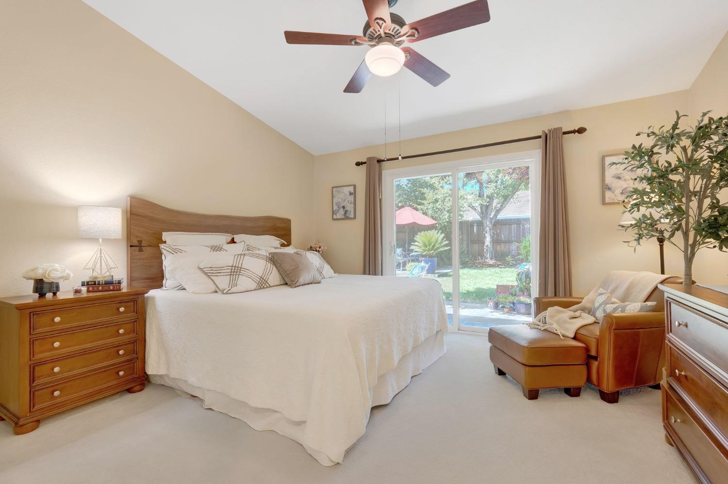 811 La Coruno Street